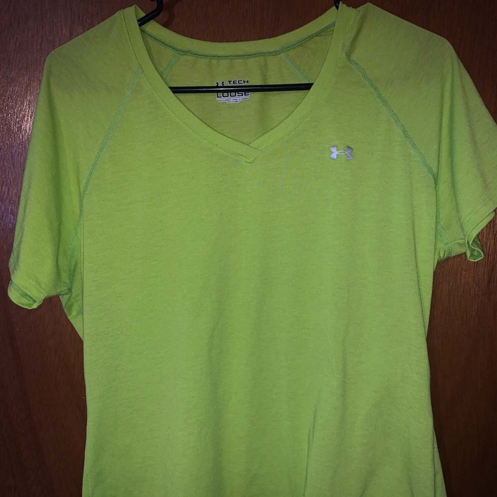 Green heat gear Under Armour shirt